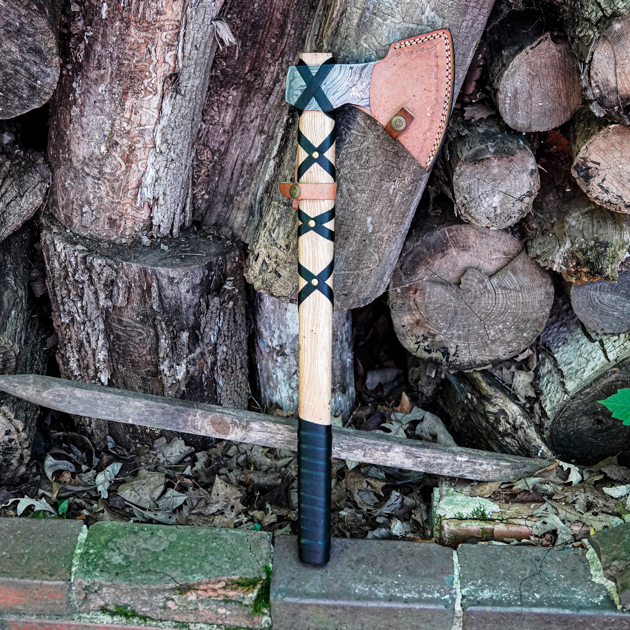 Traditional Tomahawk Ax- Handmade High Carbon Damascus Steel