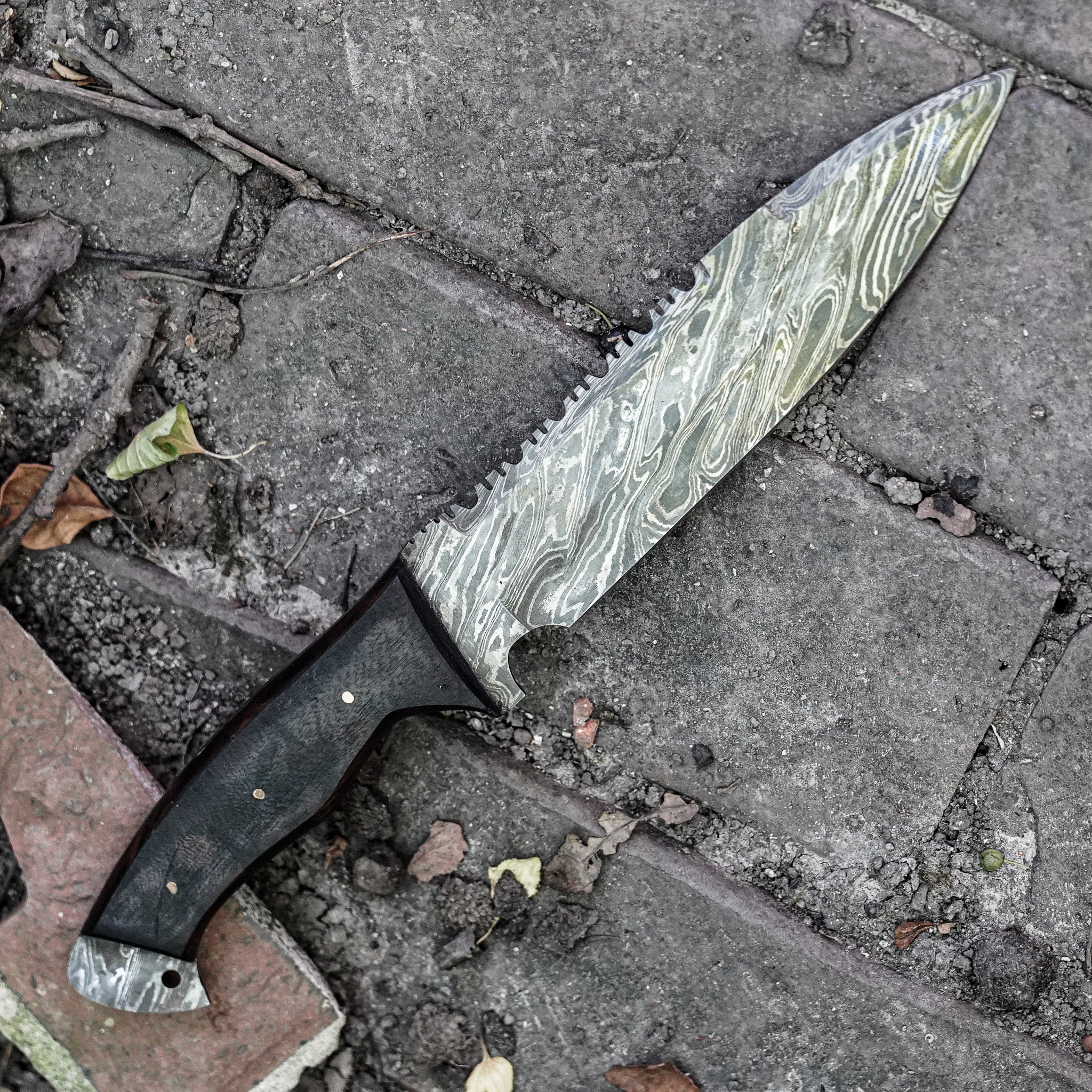 Bowie Knife- High Carbon Damascus Steel Blade-12"
