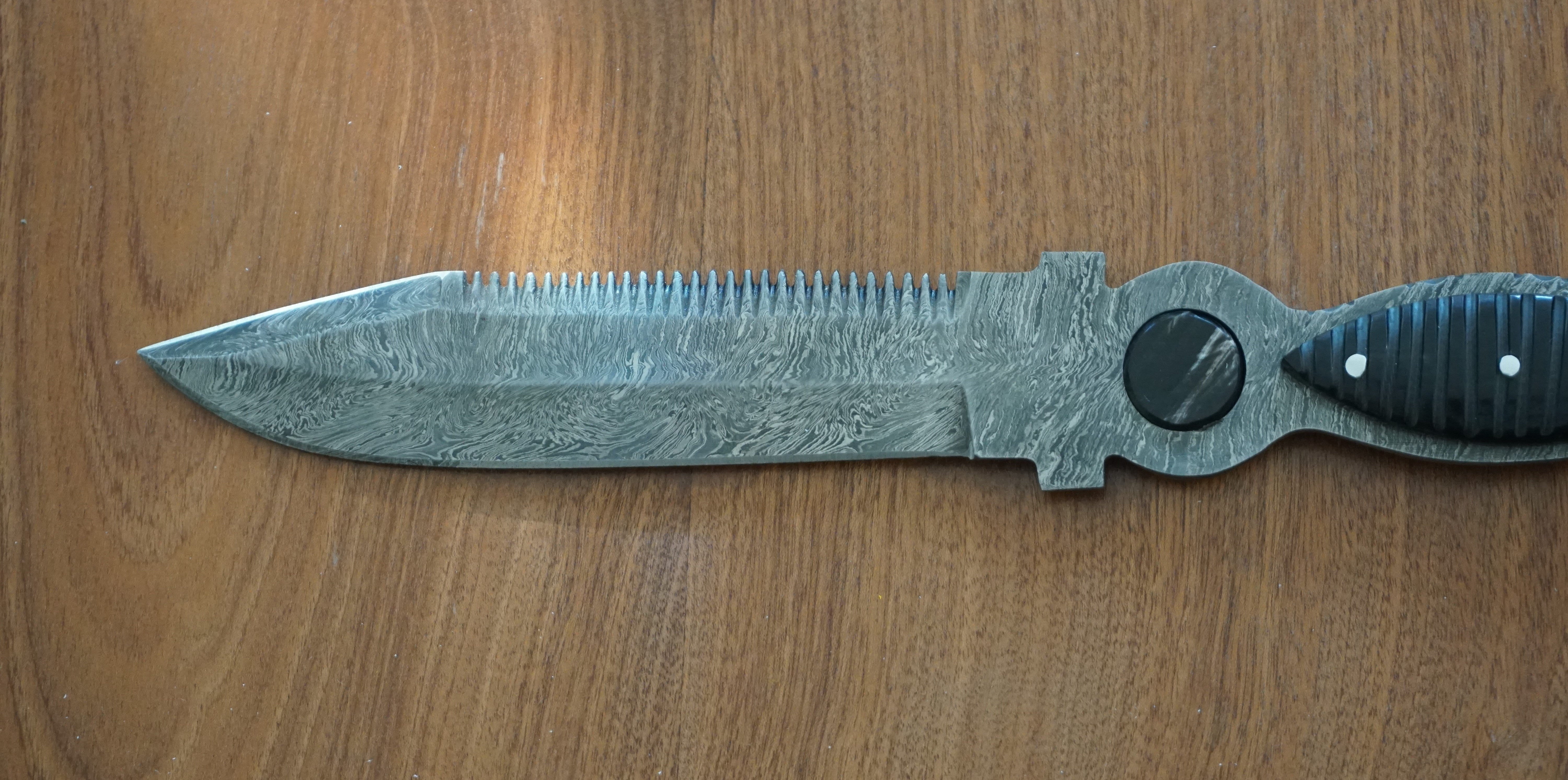 Hunting Knife- High Carbon Damascus Steel Blade- Bowie Knife